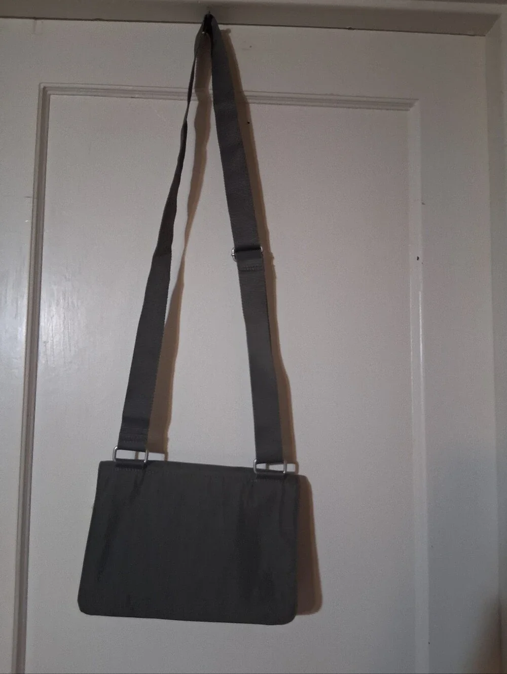 Baggallini Grey Lightweight Nylon Zipper Crossbody Travel Bag Collegiate Casual